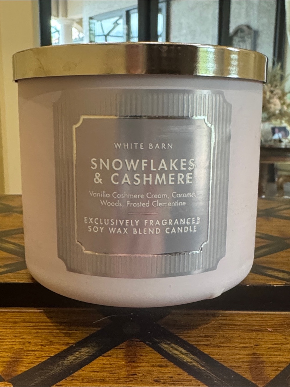 White Barn Snowflakes & Cashmere Scented Candle